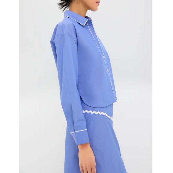 TUCKERNUCK Sail Blue Cropped Jasper Button Down - Picture 3 of 12